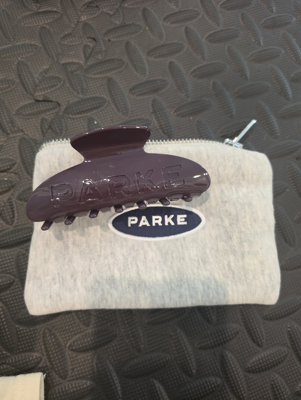 Parke Claw CIip- Eggplant+Accesory Pouch- Sold Out- Nwt - Purple